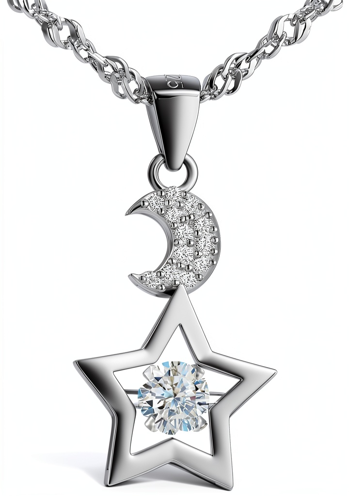 Collier étoile et lune porté, mettant en valeur le pendentif scintillant